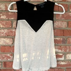 Black V Outline Sleeveless Top